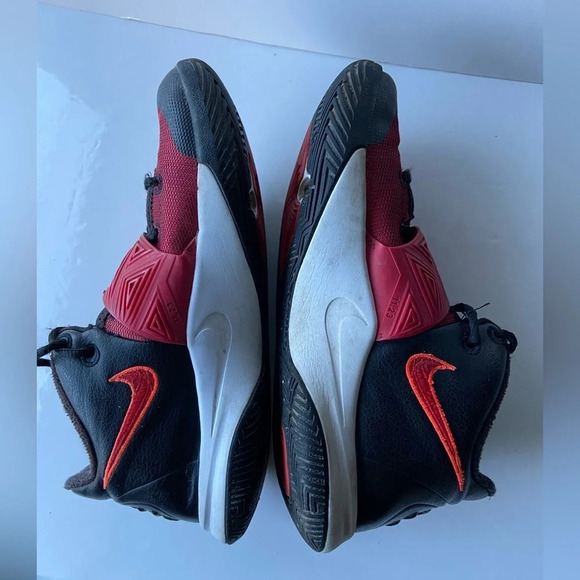 Nike Kyrie  Flytrap Mens red/ Black Basketball Shoes Sz 8 - Picture 8 of 12